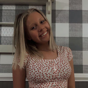Meet your Posher, Alyxia